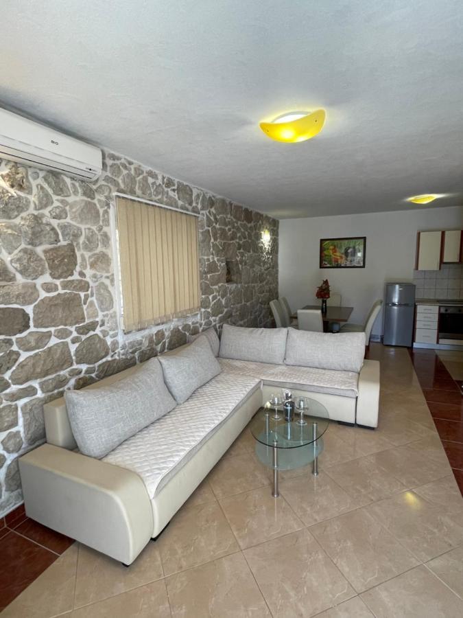 Ivan I Matej Apartments Blace Exterior foto